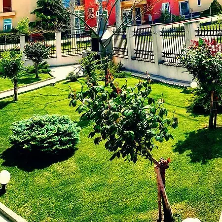 Casa Servus ナボダリ