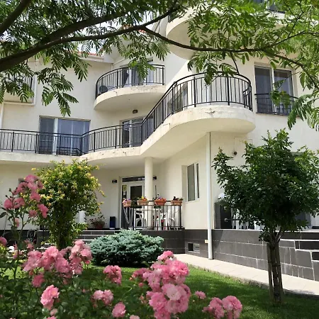 Casa Servus Navodari