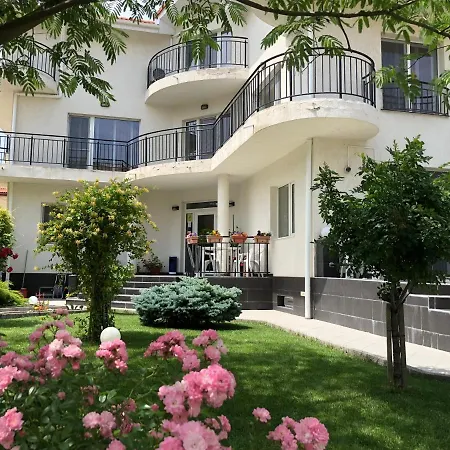 Casa Servus Guest house 4*