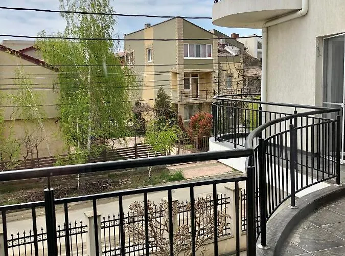 Casa Servus 招待所 那沃达利